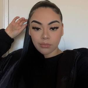 Meet your Posher, Adriana